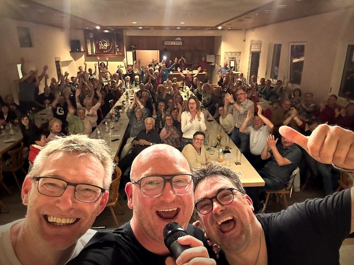 Vor de volle Hall